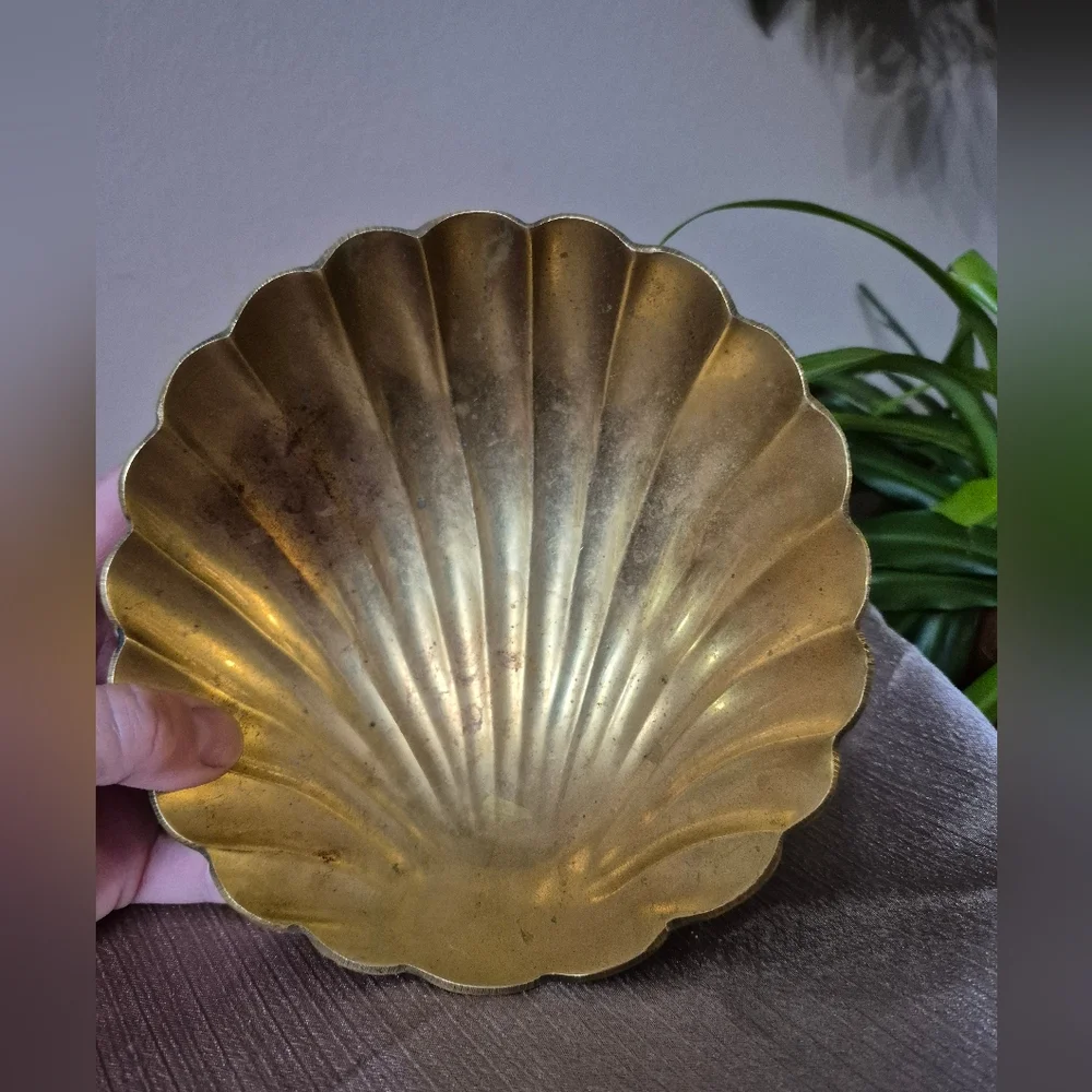 Vintage brass clamshell - Picture 6 of 8